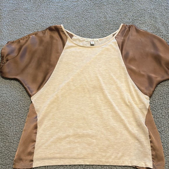 Tops - Cream and brown shirt with silk shirt sleeves size xl